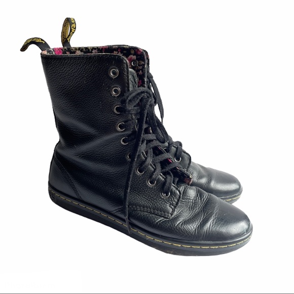 Dr. Martens Shoes - Doc Dr. Martens Women's Boots Stratford Fold Down Black w/ Floral Lining Sz 39